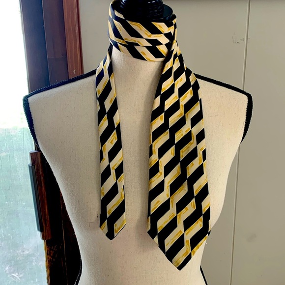 St. Michael from Marks and Spencer 100% Silk Tie EUC 57" - Picture 1 of 7